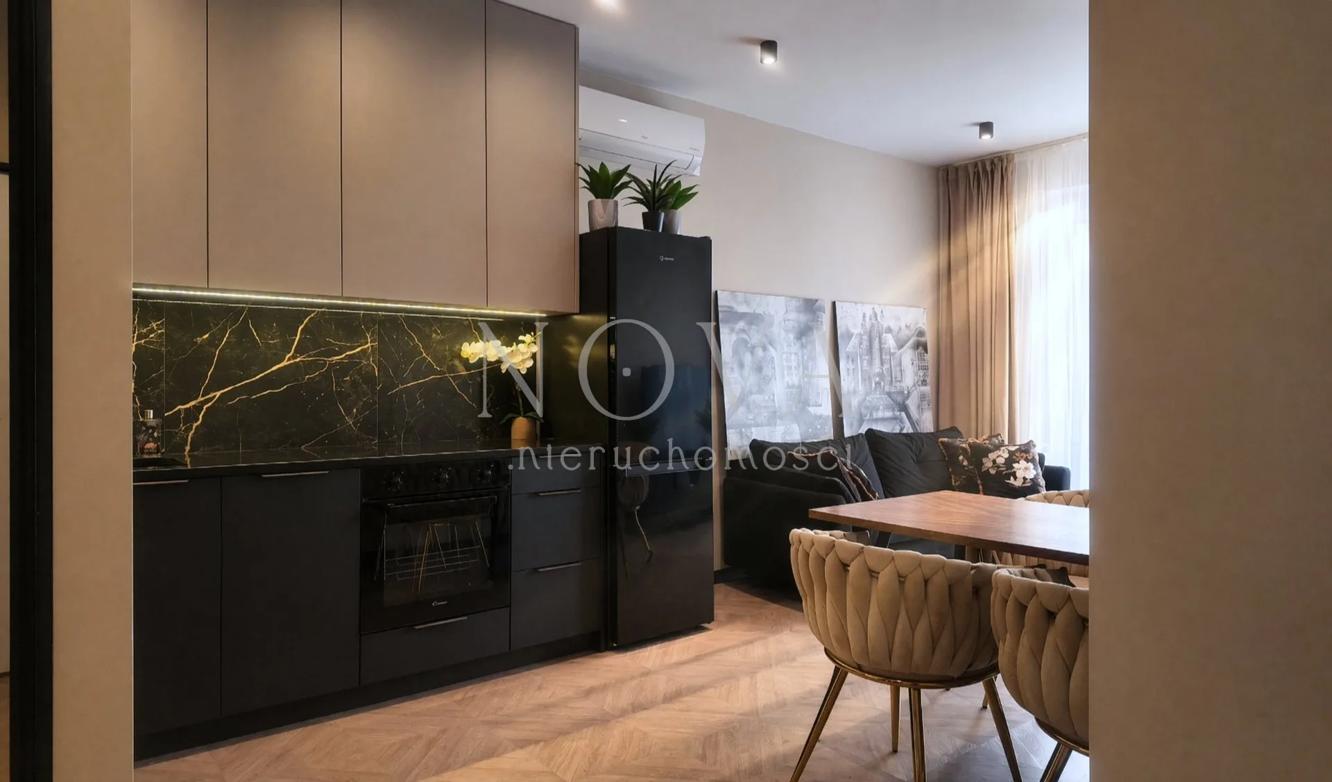Komfortowy apartament | 2 prywatne ogródki | Garaż w cenie | Recepcja i ochrona 24/7 | Rakowicka